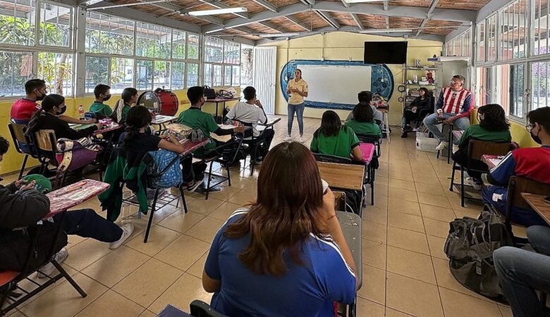 Capacita SESA a estudiantes de SJR en salud mental y prevención de adicciones