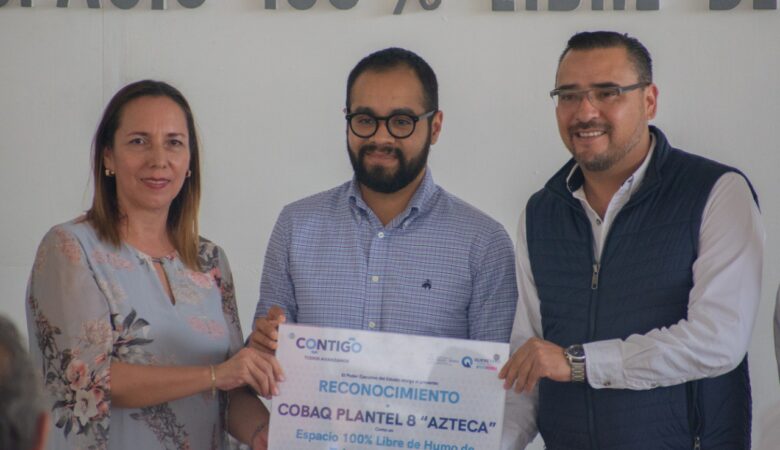 Entrega SESA reconocimiento como Edificio Libre de Humo de Tabaco y Emisiones a COBAQ Plantel 8 Azteca