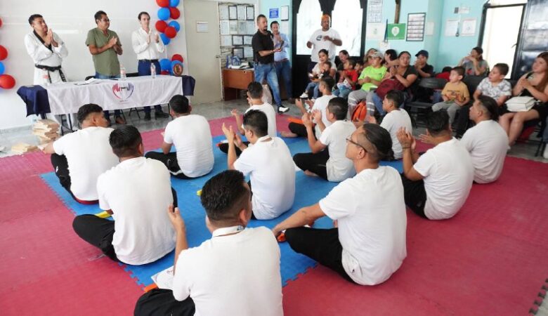 Preside titular del CECA examen y entrega de Certificados de Taekwondo a alumnos en proceso de recuperación