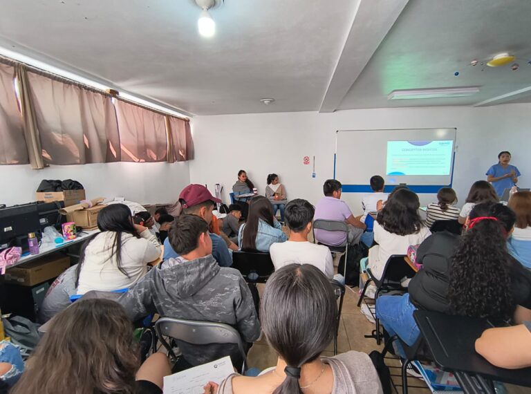 Lleva CECA prevención de adicciones y salud mental a Huimilpan