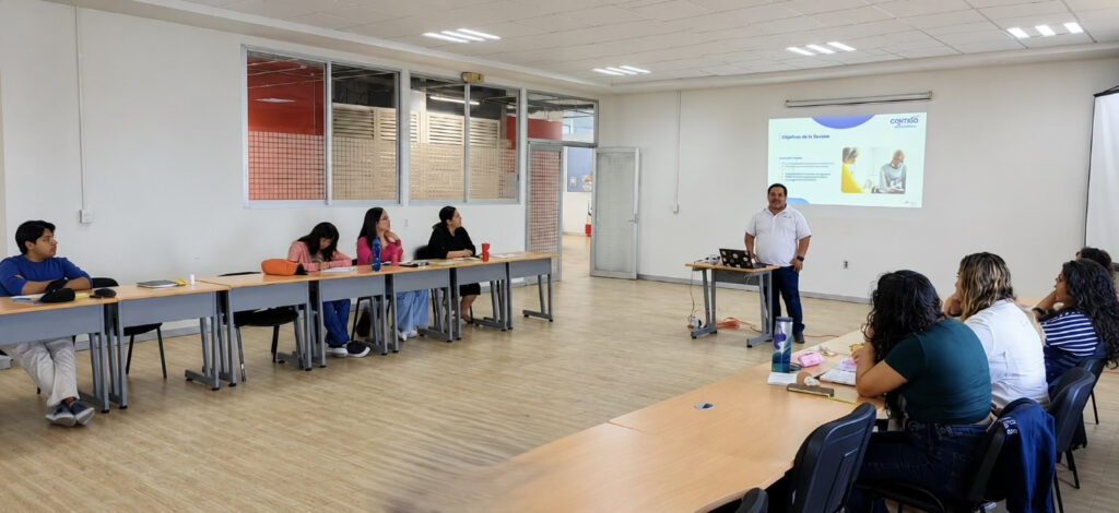 Capacita CECA a personal de la Facultad de Ingeniería de la UAQ en prevención y atención de adicciones digitales