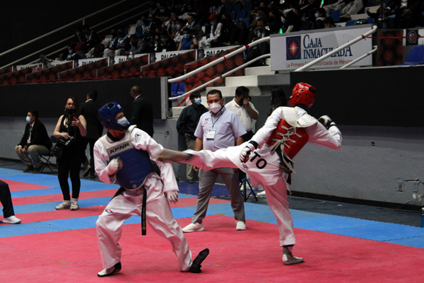 Taekwondo queretano consigue primer lugar en Macrorregional