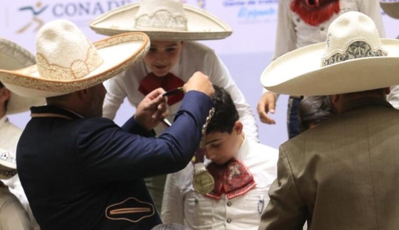 Equipo queretano de charrería infantil logra medalla de oro en Aguascalientes.