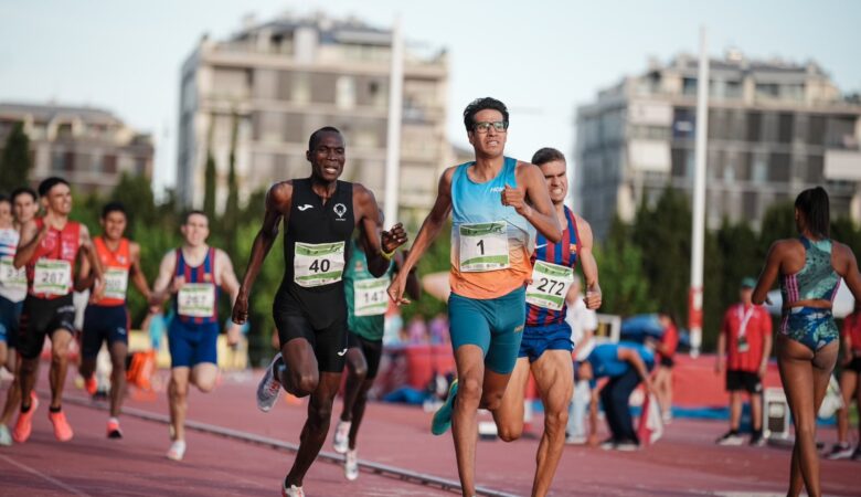 Tonatiu López gana en España y logra la marca para el mundial de atletismo