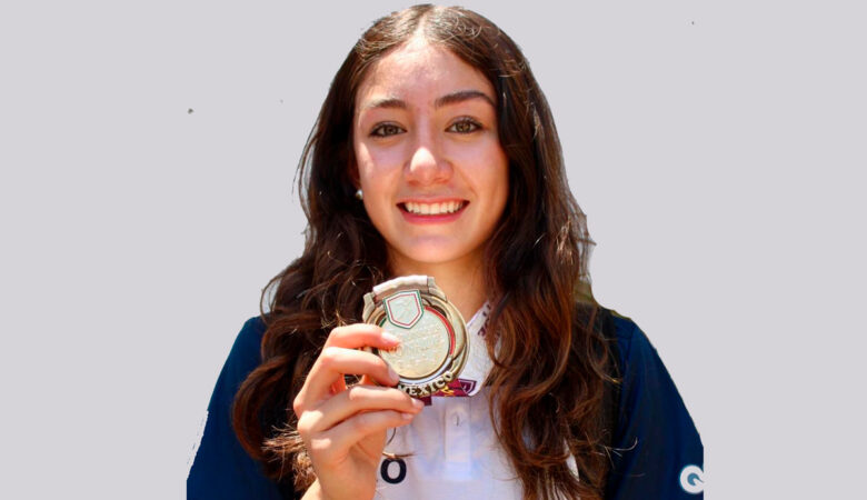 Triatleta queretana obtiene medalla de oro en Nayarit.