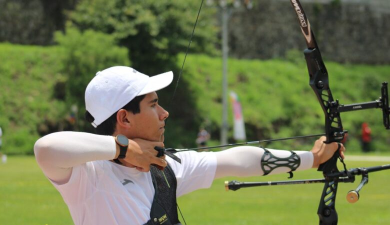 Atleta queretano listo para su primer mundial en la categoría mayor de tiro con arco