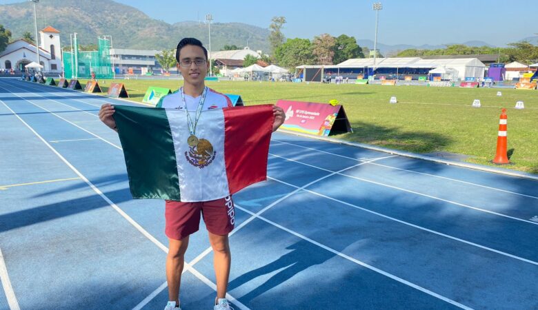 Atleta queretano gana doble medalla en Brasil 