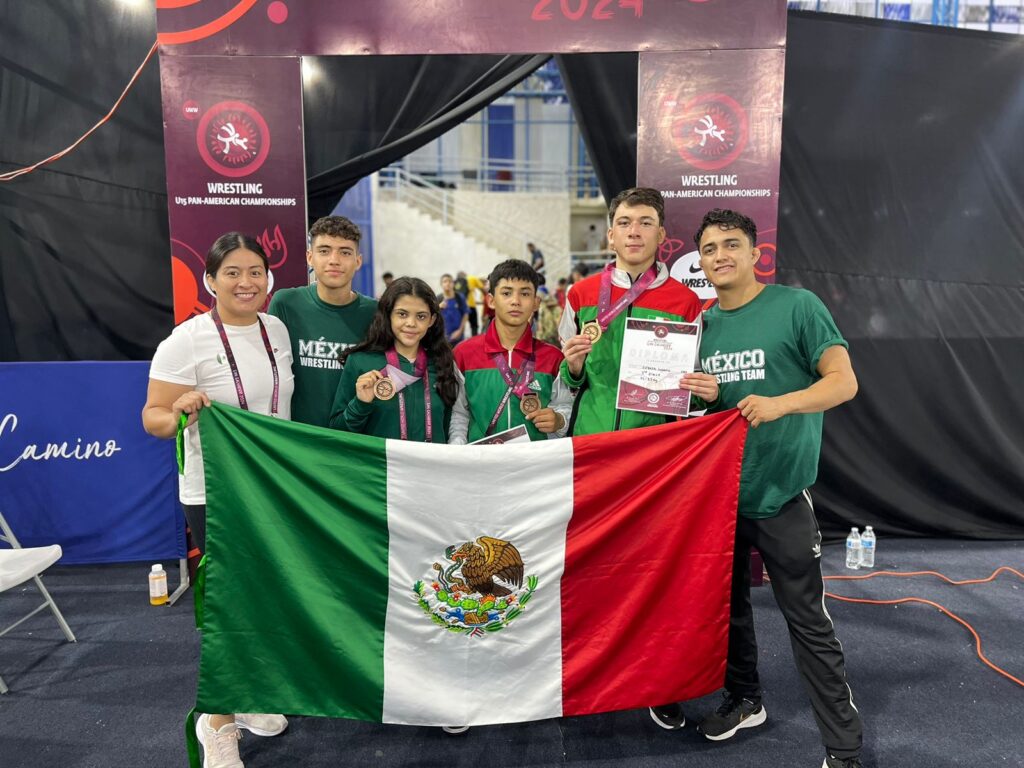 Diez atletas que dieron a México 12 medallas en los diferentes eventos deportivos.